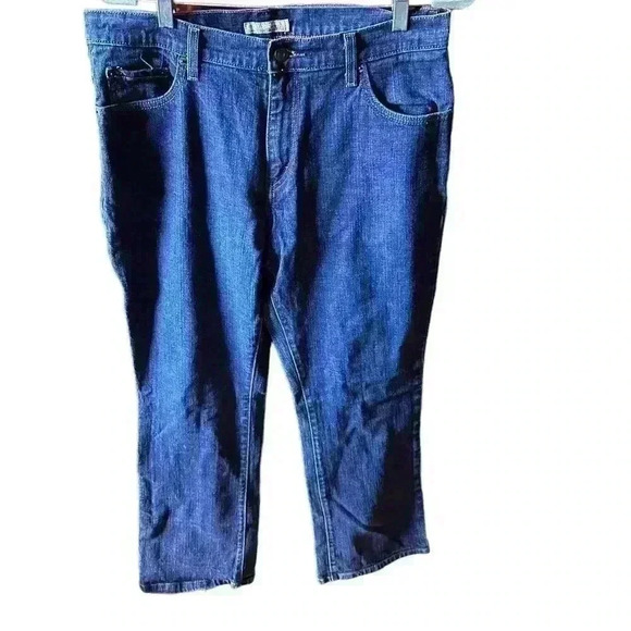 Levi Size14 medium 550 relaxed bootcut jeans. Like new condition. - Picture 2 of 14